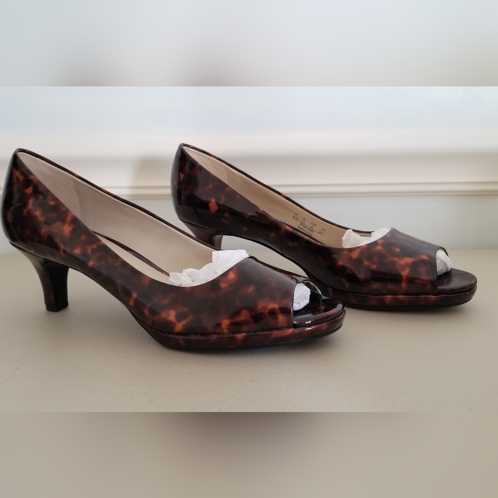 Women's Pump Open Toe Shoes 8.5M Brand new